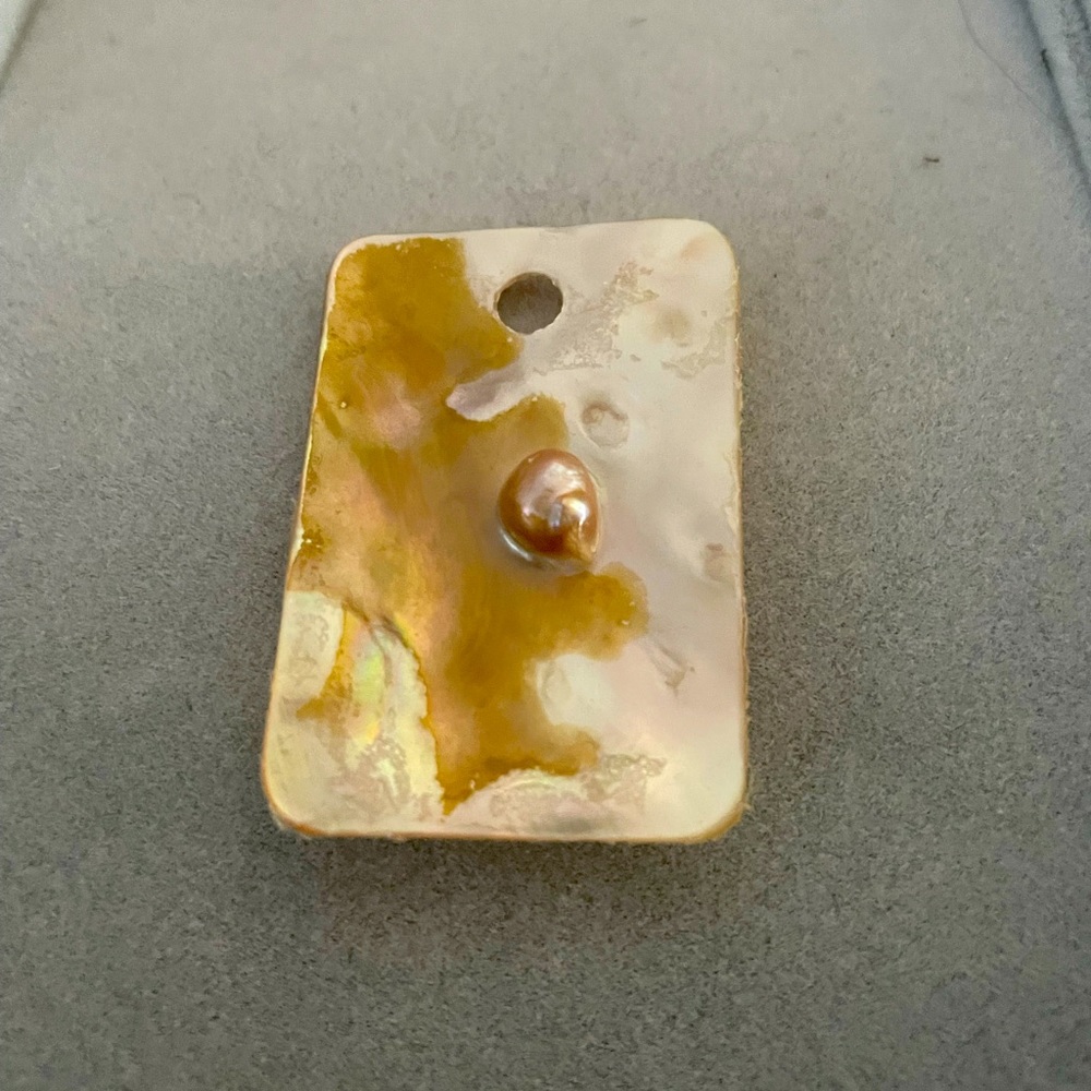 Mother of pearl pendant